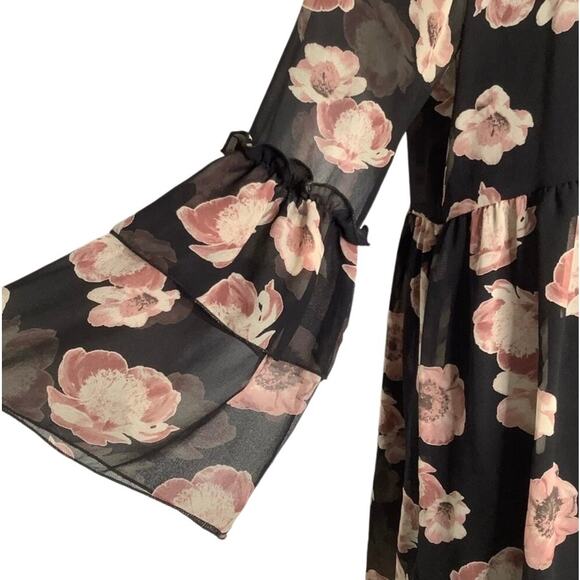 Le Lis Black Pink Floral Bell Sleeve Mini Dress Medium - Picture 3 of 6